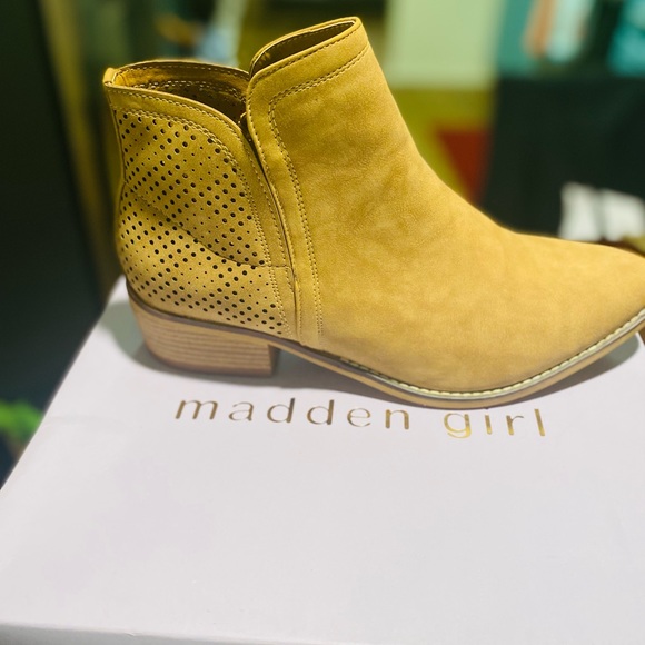 Brand new Madden Girl booties - Picture 2 of 3
